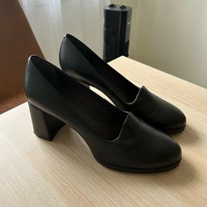 Black leather camper heels